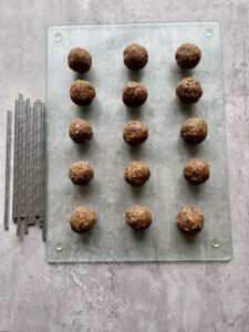 Boost your energy with these delicious and nutritious vegan energy balls! Made with just coconut flour, nuts, honey, and dates, they are the perfect quick and healthy snack. Enjoy the natural sweetness and wholesome ingredients in every bite. Ready in minutes, these energy balls are ideal for any time you need a tasty energy boost!"